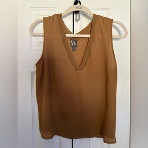 Worthington tan M blouse.